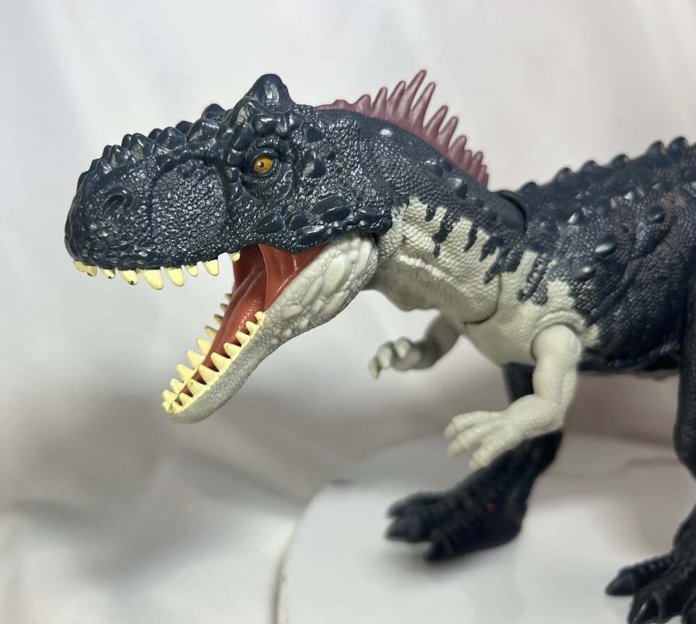 Jurassic World Dominion Roar Strikers Rajasaurus Dinosaur Action Figure has roar